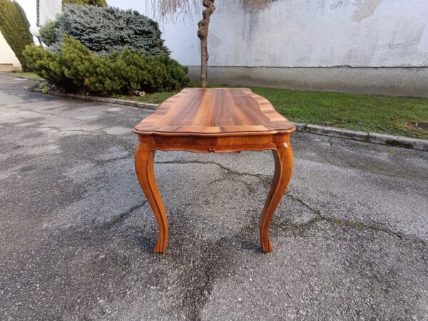 Elegantni drveni stol sa zakrivljenim nogama, Italija - Slika 2