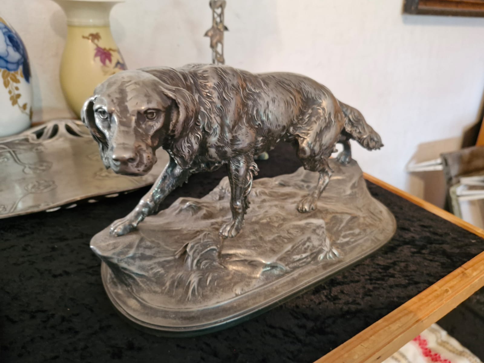 Figura psa, posrebreni cin