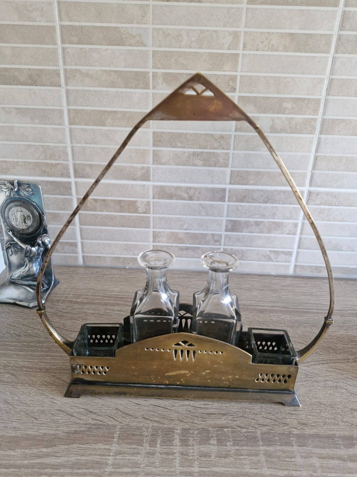 Secesijski stalak za začine s bocama, oko 1900.