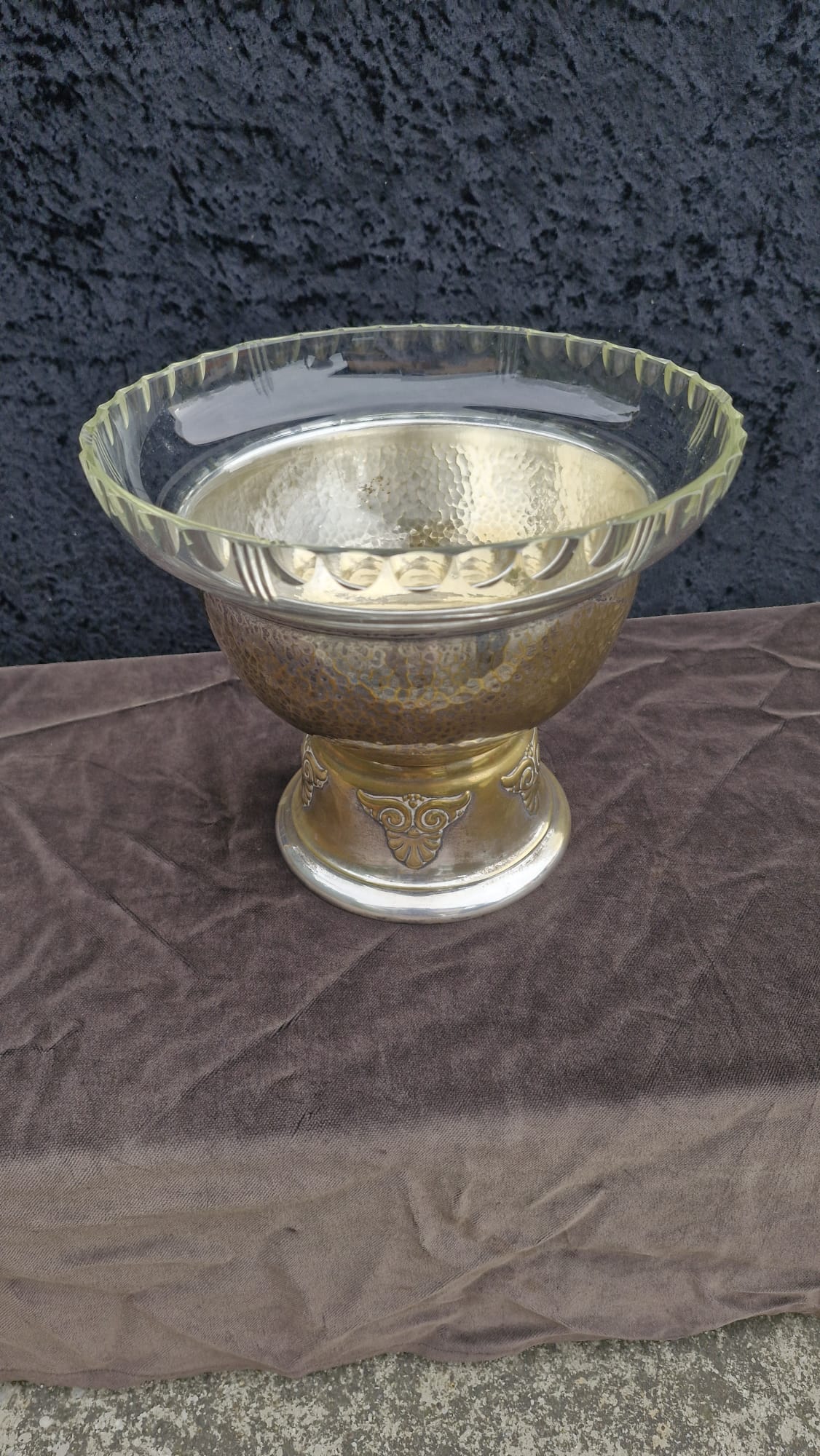 Dekorativna posrebrena žardinjera s kristalnim uloškom