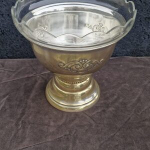 Ukrasna žardinjera s kristalnim uloškom i reljefnim motivima