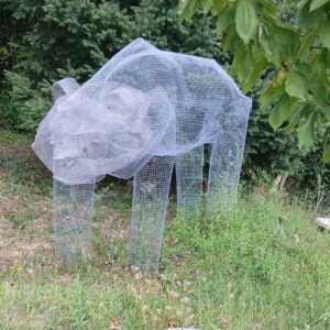 Žičana skulptura medvjeda – ručni rad, 200 × 150 × 80 cm
