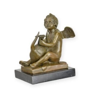 Brončana skulptura – putto svira liru